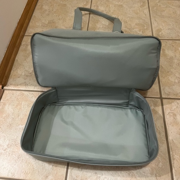 Beis Mini Weekender Travel Bag
- Slate - Picture 10 of 12